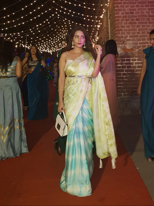 🌷 Rangini 🌷 tie and dye saree, stylish saree for farewell, mehndi functions, Diwali parties