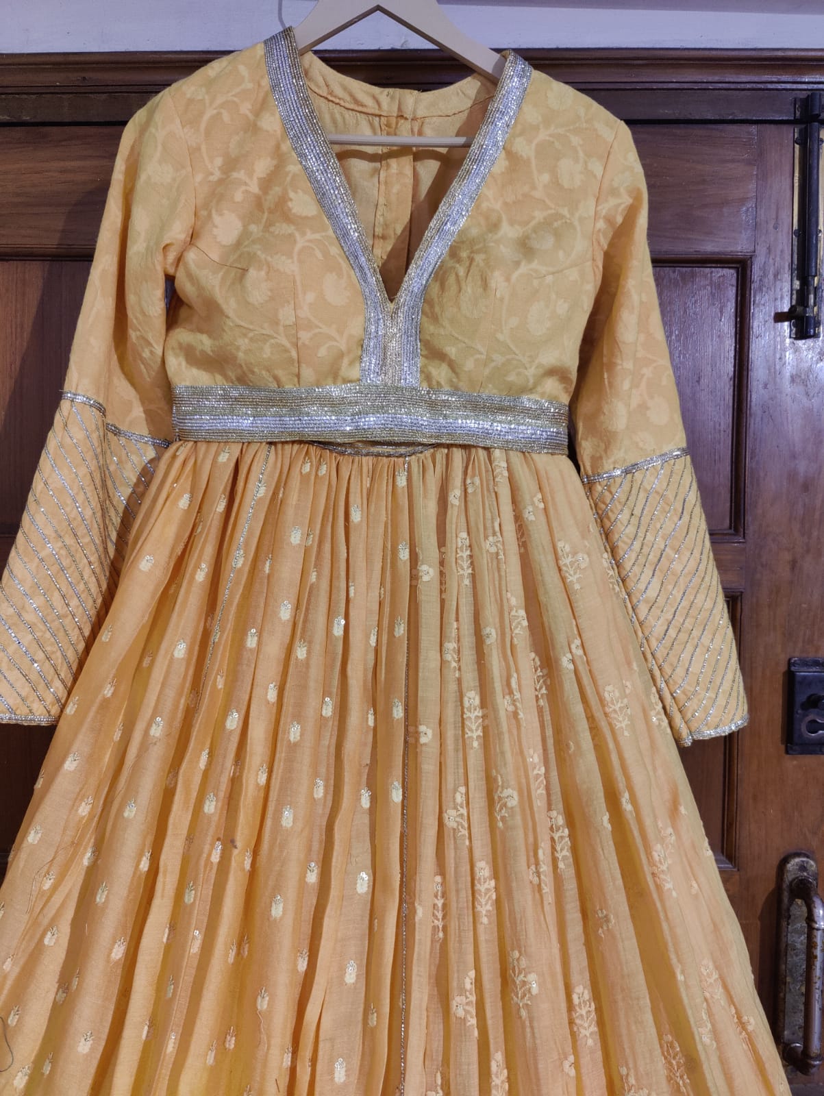 🌼MEHER LEHENGA SET🌼Unique ivory lehenga with gotta patti embroidery