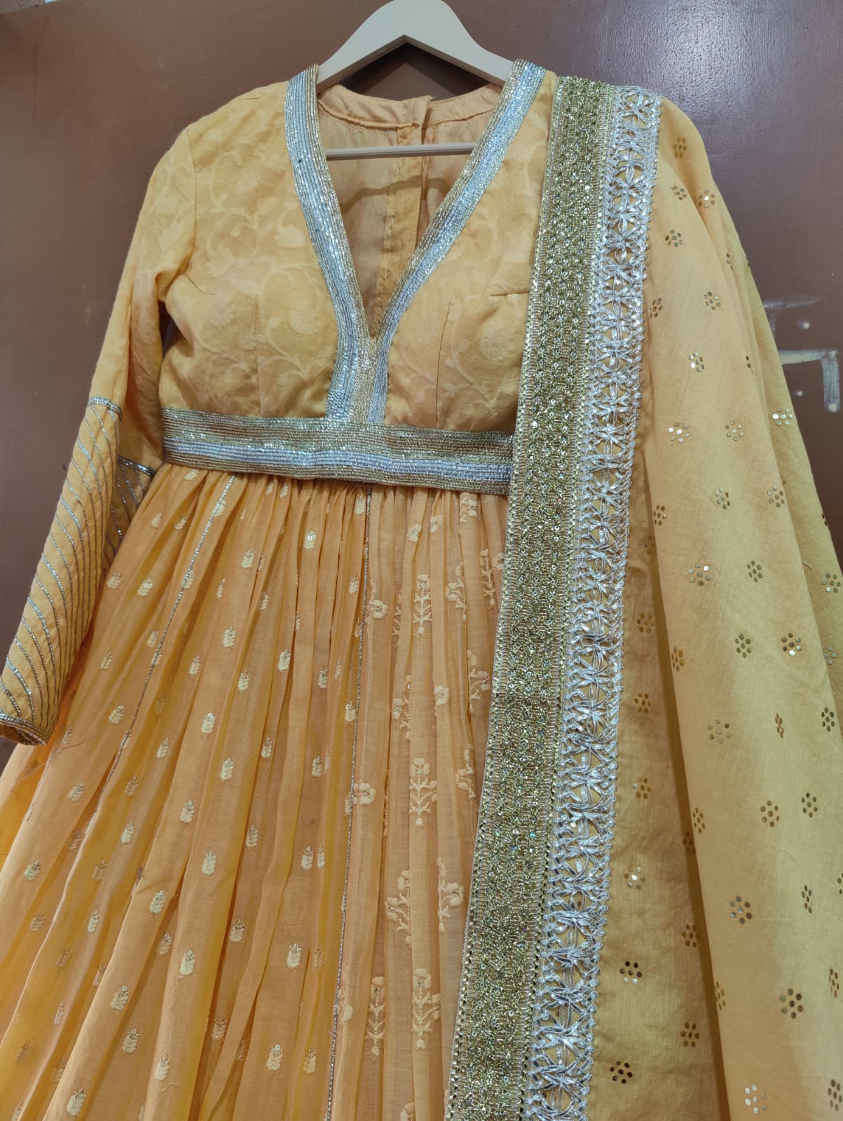 🌼MEHER LEHENGA SET🌼Unique ivory lehenga with gotta patti embroidery