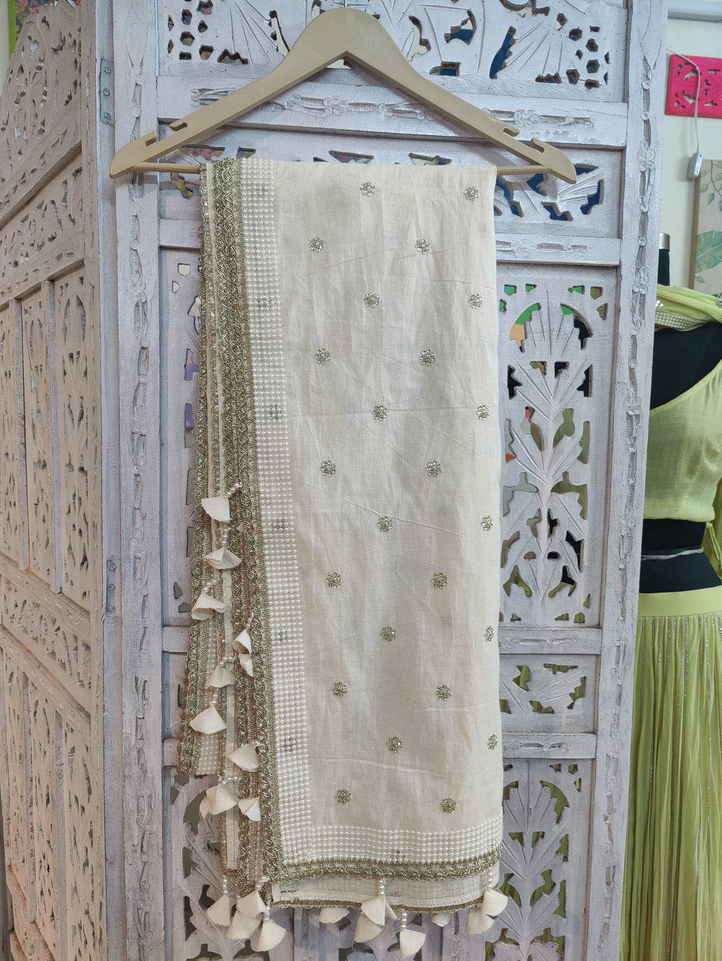 PURE COTTON IVORY EMBROIDERED DUPATTA | FESTIVE & GIFTING ESSENTIALS
