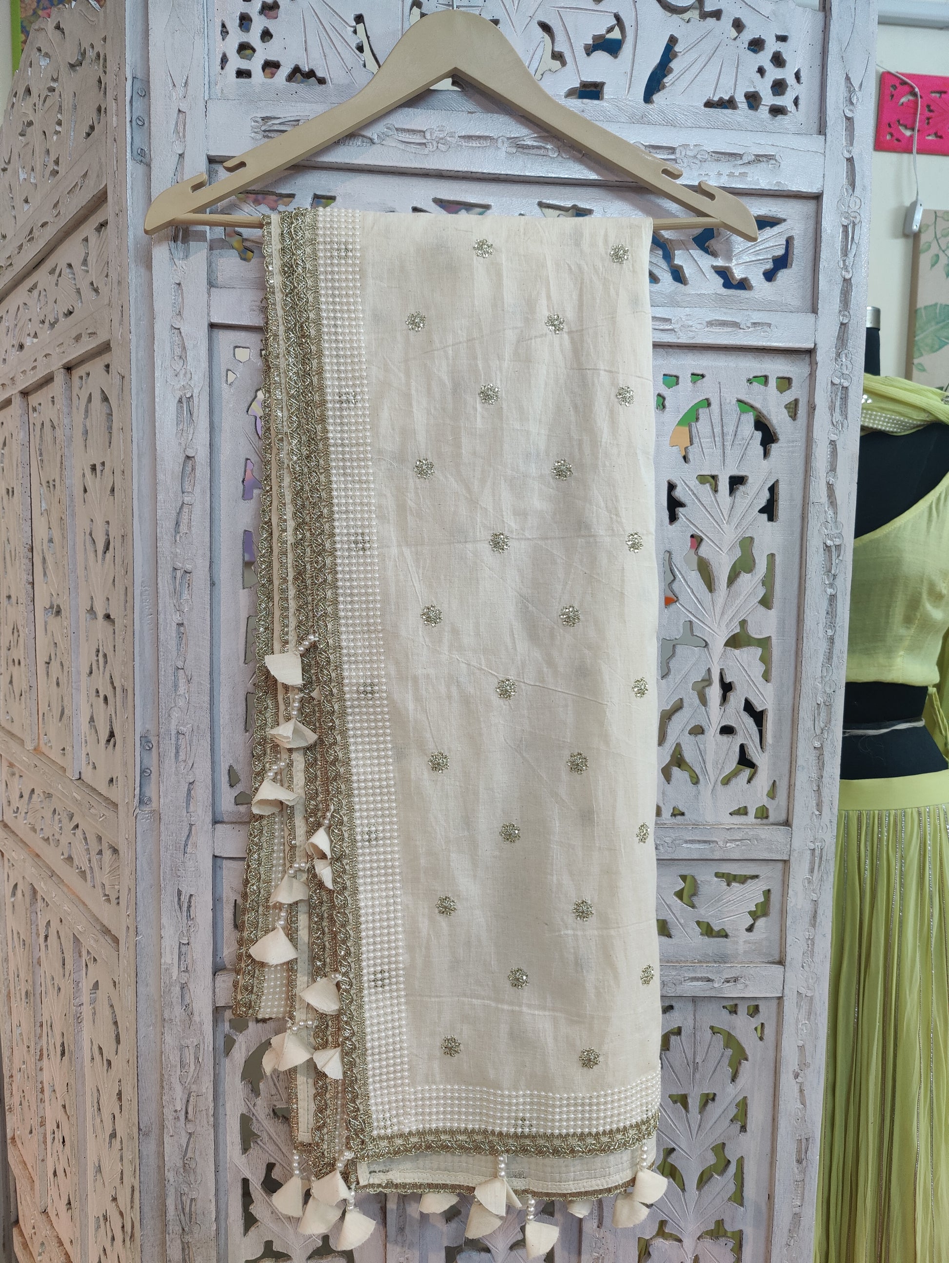 PURE COTTON IVORY EMBROIDERED DUPATTA | FESTIVE & GIFTING ESSENTIALS