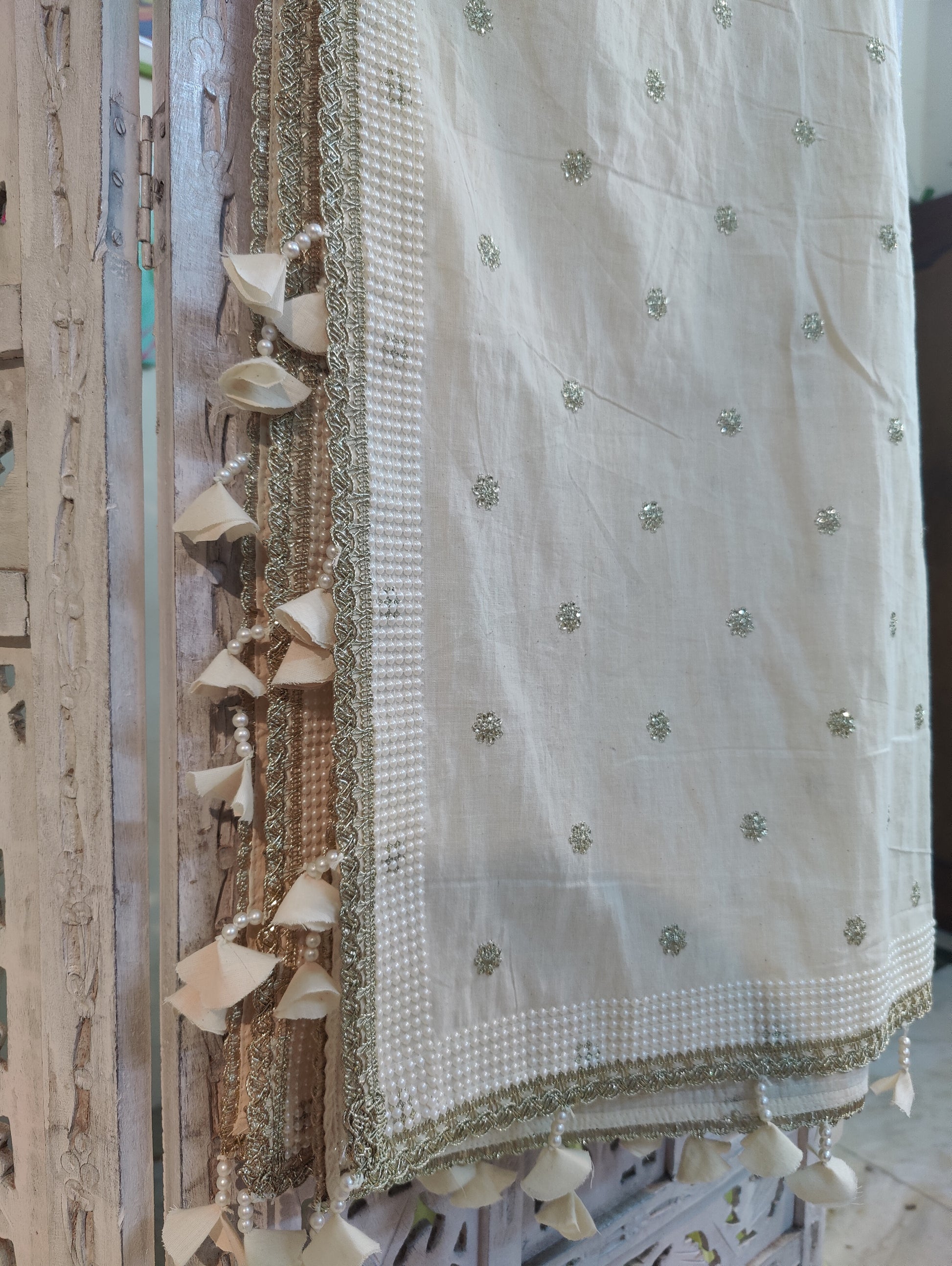 PURE COTTON IVORY EMBROIDERED DUPATTA | FESTIVE & GIFTING ESSENTIALS