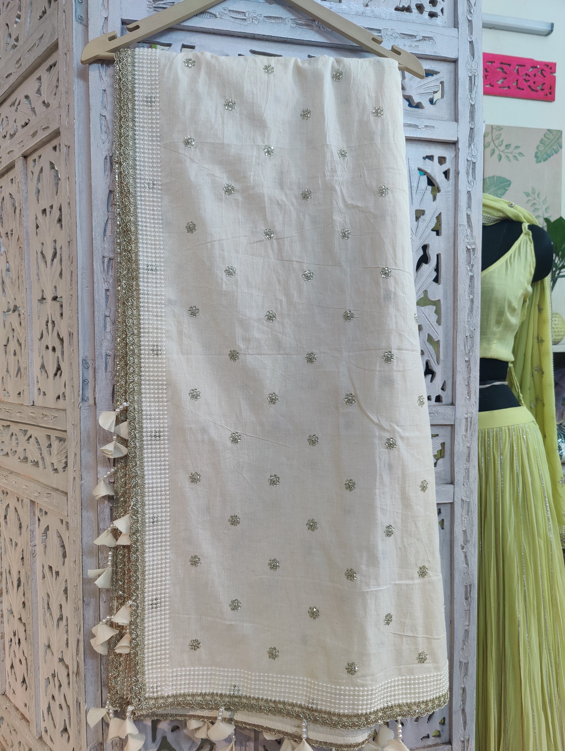 PURE COTTON IVORY EMBROIDERED DUPATTA | FESTIVE & GIFTING ESSENTIALS