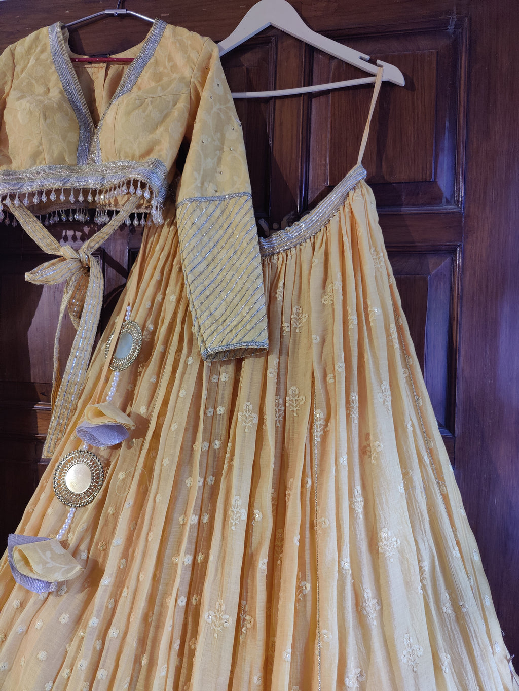 🌼MEHER LEHENGA SET🌼Unique ivory lehenga with gotta patti embroidery