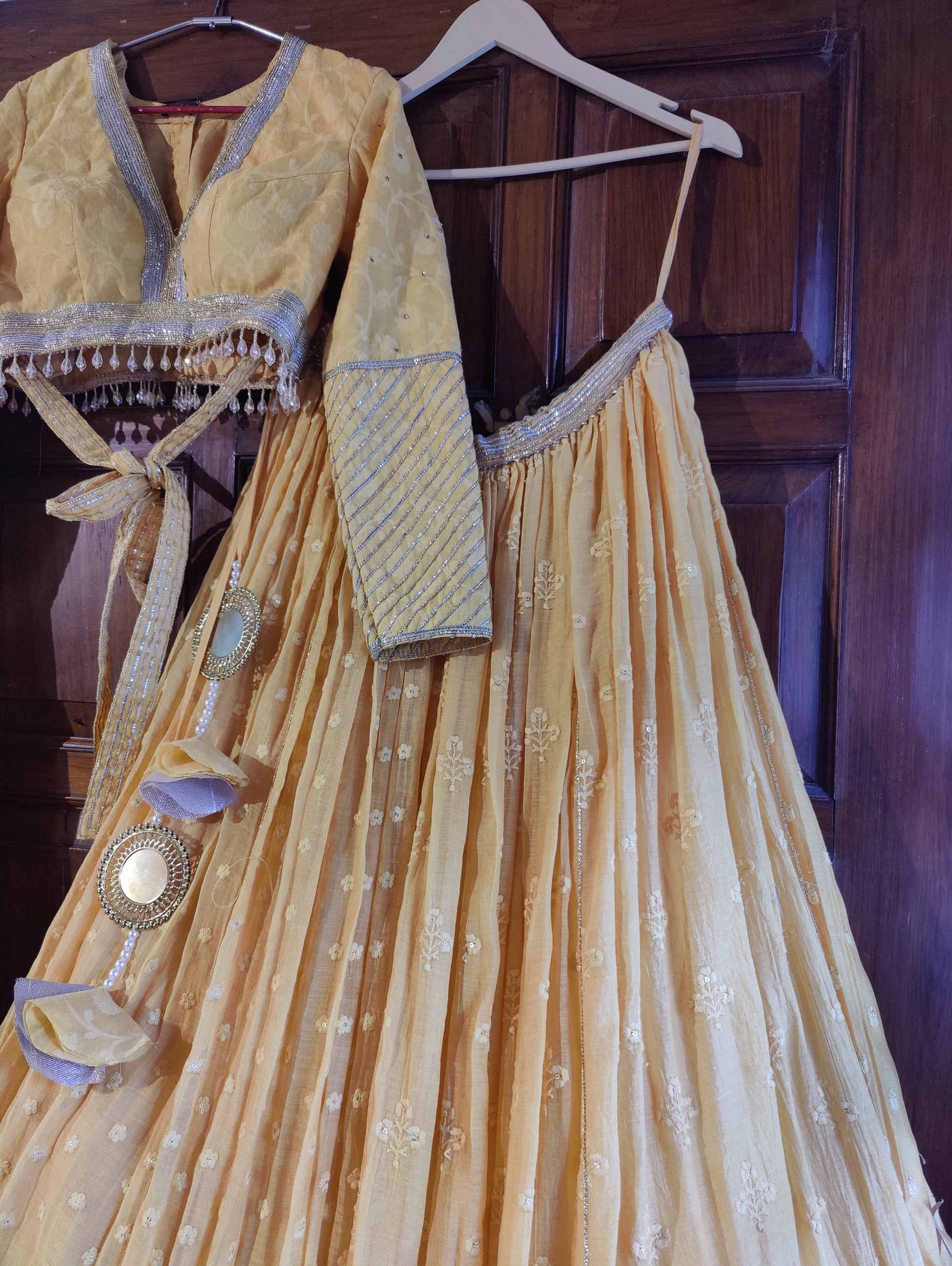 🌼MEHER LEHENGA SET🌼Unique ivory lehenga with gotta patti embroidery