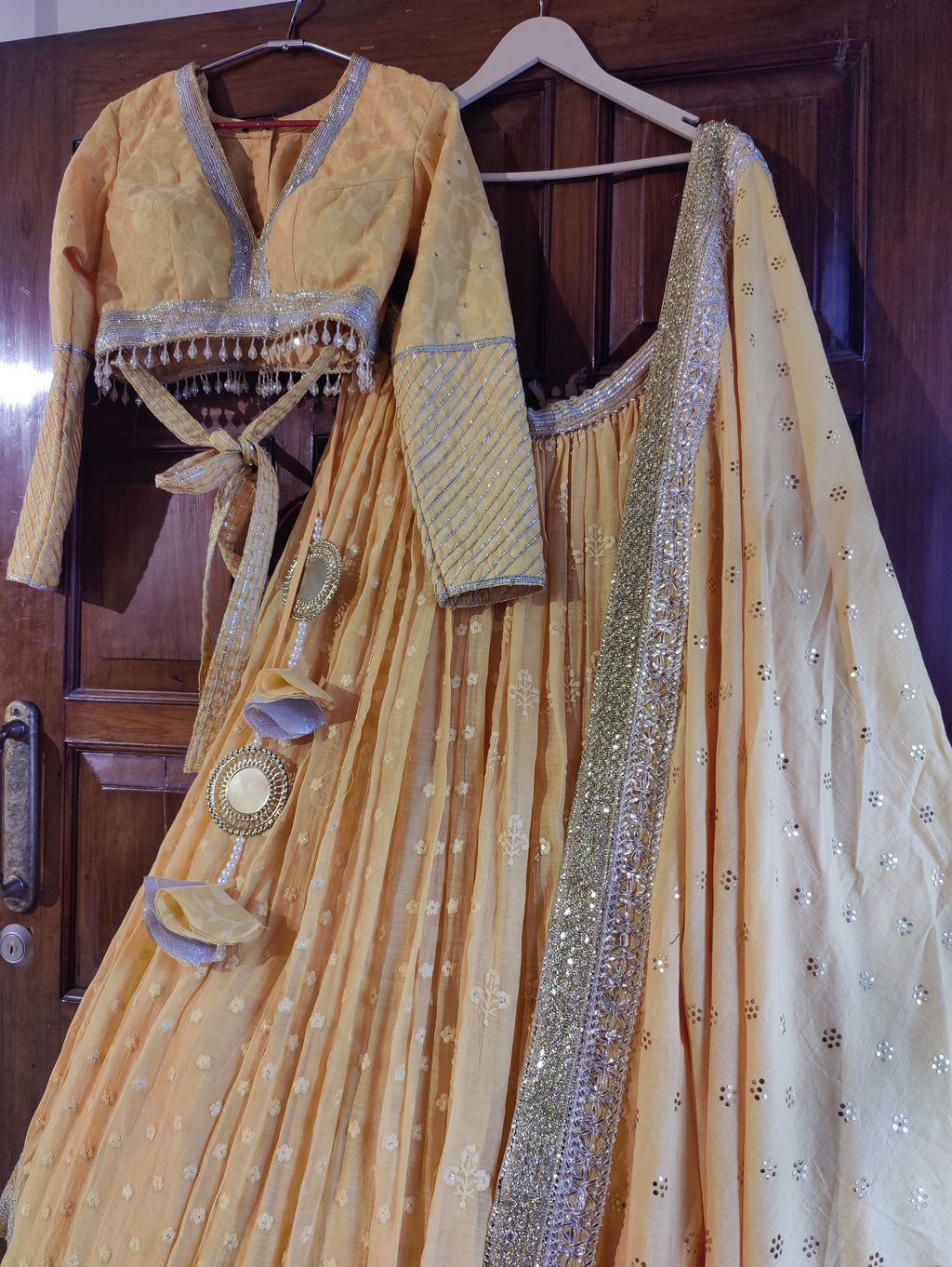 🌼MEHER LEHENGA SET🌼YELLOW embroidered full sleeves with gotta patti
