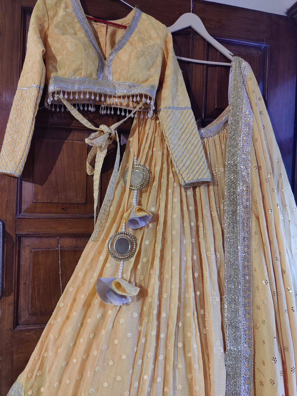 🌼MEHER LEHENGA SET🌼YELLOW embroidered full sleeves with gotta patti