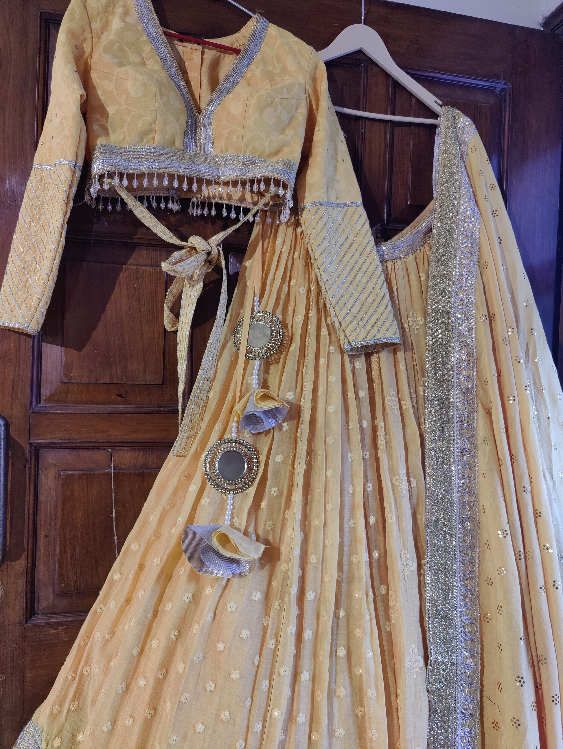 🌼MEHER LEHENGA SET🌼Unique ivory lehenga with gotta patti embroidery